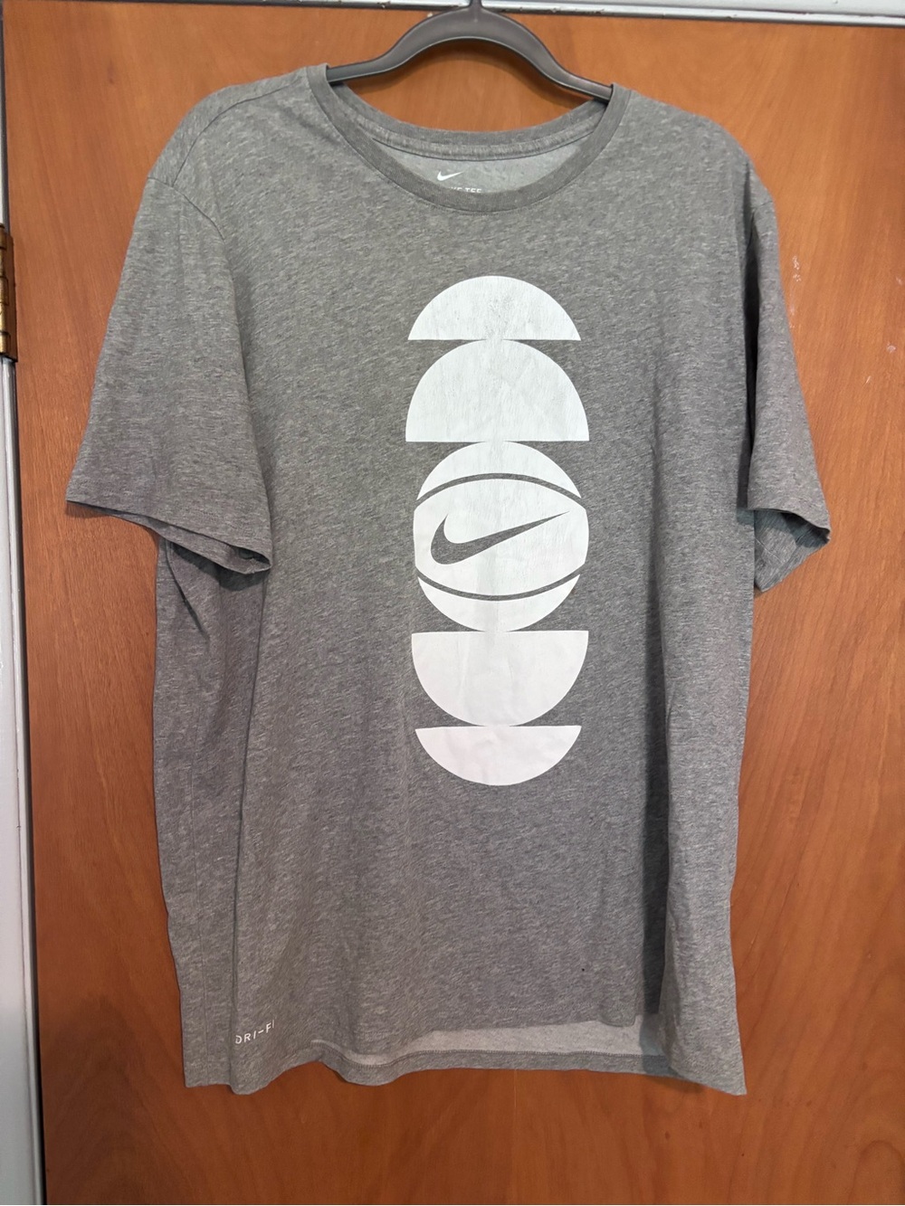 Nike Men’s Gray Short-Sleeve Tee with White Vertical Graphic